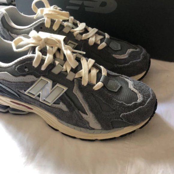 New Balance 1906R Trainers main image 6